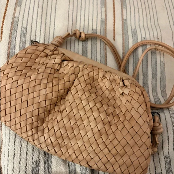 Latico Leather - Tan Latico Woven Crossbody Clutch Handback Purse - Picture 4 of 5